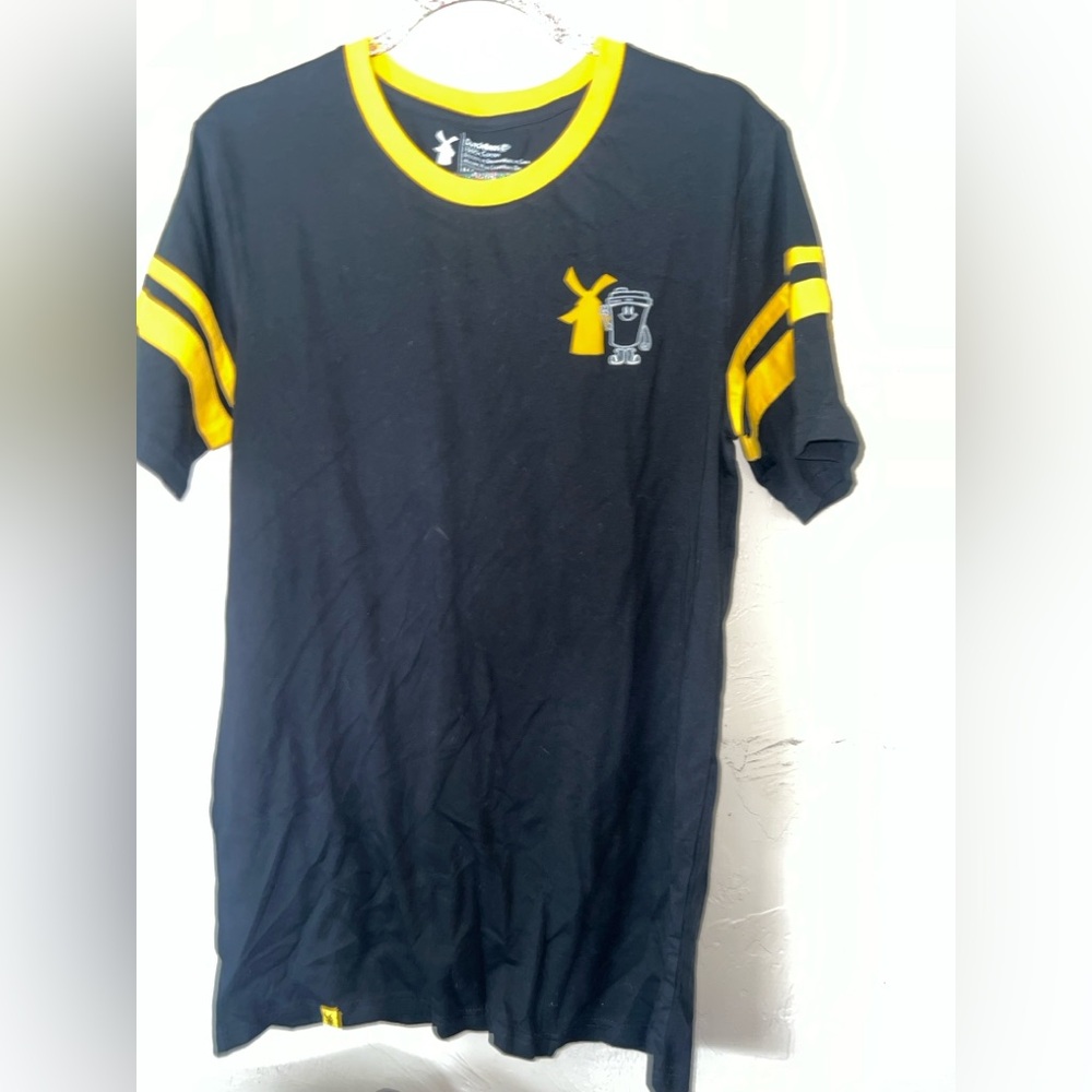 Dutch bros tshirt men size medium